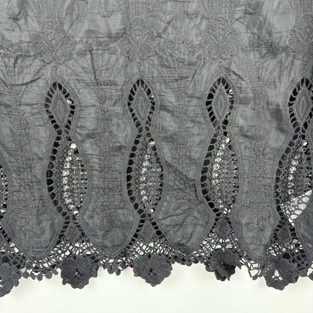 Banana Republic Scalloped Lace Black Blouse Shirt Top Size XS Festive Holiday - Picture 3 of 7